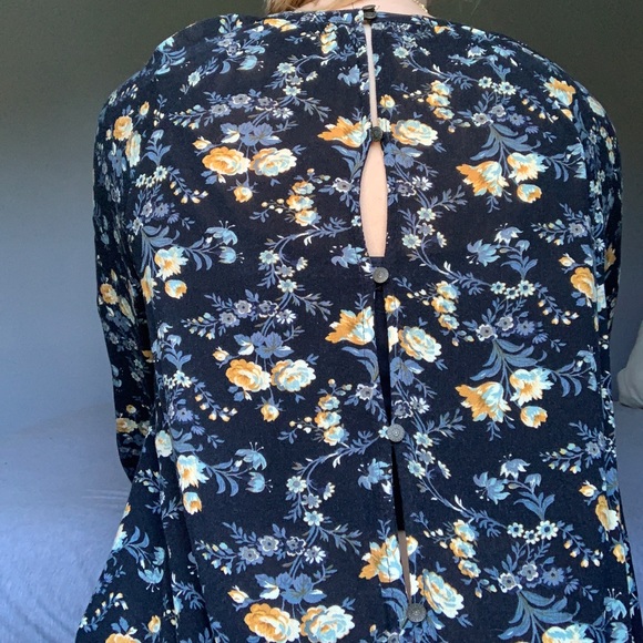 American Eagle Blouse - Picture 2 of 4